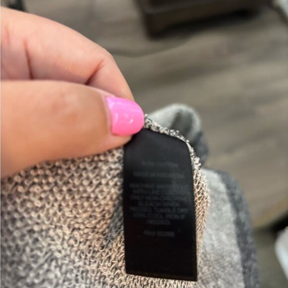 Express Gray Zipper Front Peplum Sweater Size Medium - Picture 7 of 7